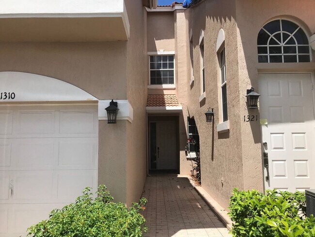 Building Photo - Rare Find! Gorgeous 3/2 villa with garage in Boca Pointe!