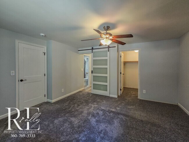Building Photo - Comfortable 3-Bed Bremerton Home with Balc...