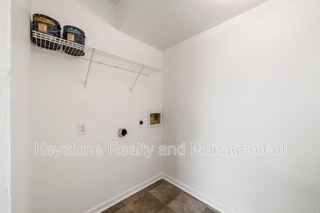 Building Photo - 1375 Thompsonville Ln
