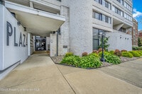 Building Photo - 550 Clay Ave