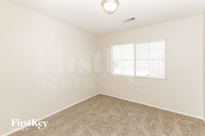 Building Photo - 8737 Raindrop Canyon Ave