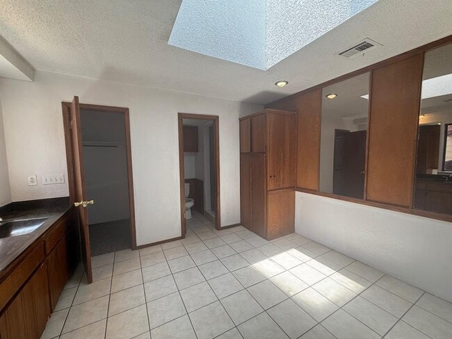 Building Photo - 7407 Kings Manor Ct