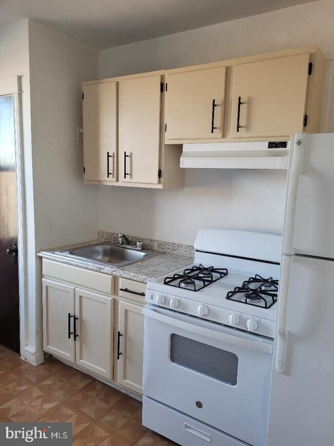 Building Photo - 3436 Erdman Ave