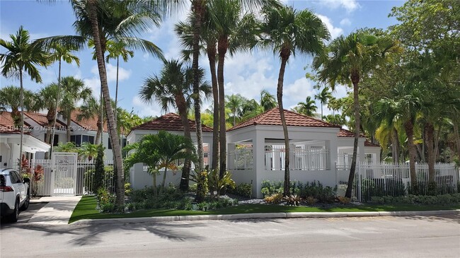 Building Photo - 985 NW 93rd Ave