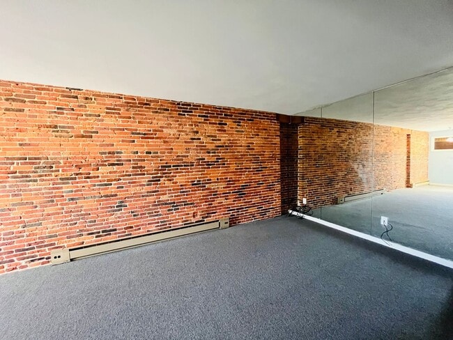 Building Photo - 132-136 State Street