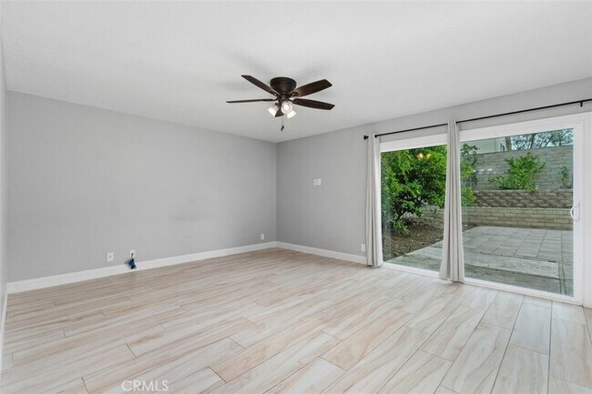 Building Photo - 26451 Vía Juanita