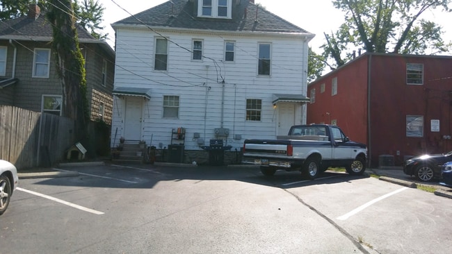 Building Photo - 2143 Summit St