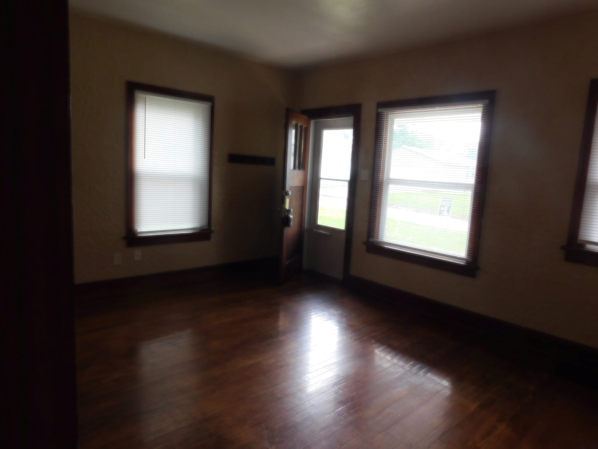 Building Photo - 230 W Summit St