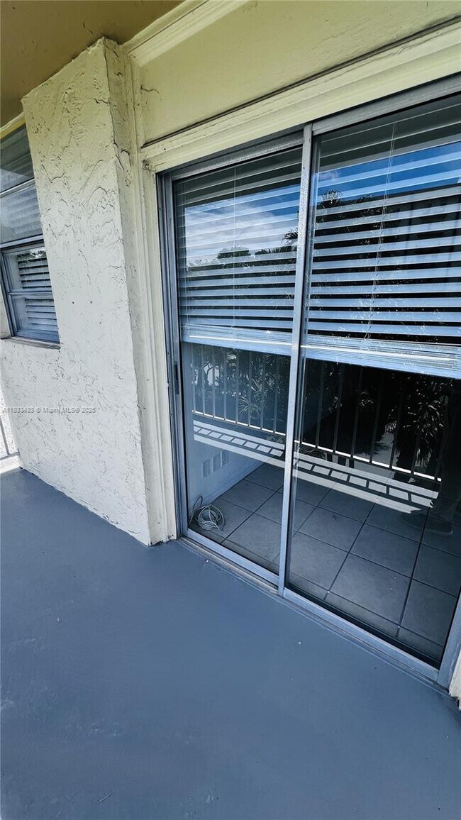 Building Photo - 801 NW 47th Ave