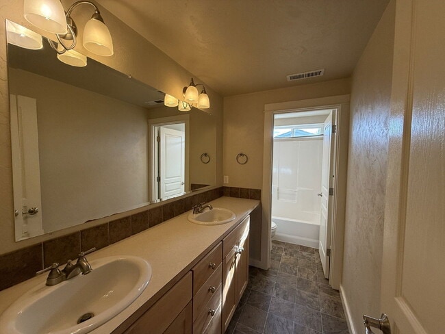 Building Photo - 2466 Mountain Terrace