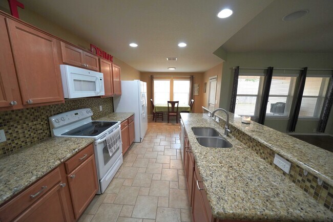 Building Photo - Immaculate Rental in Schertz! Realtor Commission: $500