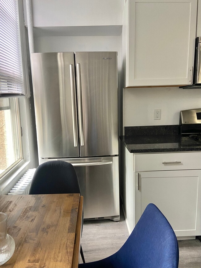 Building Photo - 414 Grand St