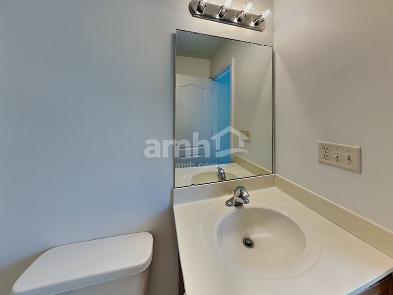 Building Photo - 599 Astoria Ct