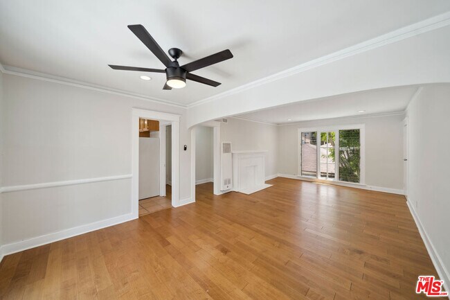 Primary Photo - 1237 Havenhurst Dr