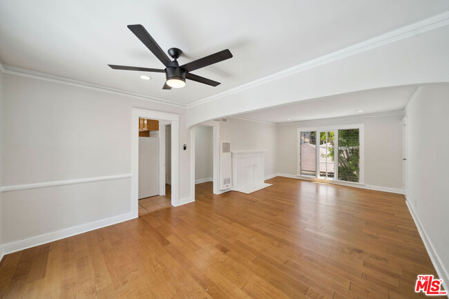 Primary Photo - 1239 Havenhurst Dr