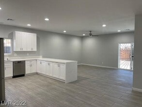 Building Photo - 4966 Andover Dr