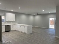 Building Photo - 4966 Andover Dr
