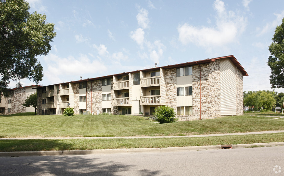 Primary Photo - Lansing 74 Apartments