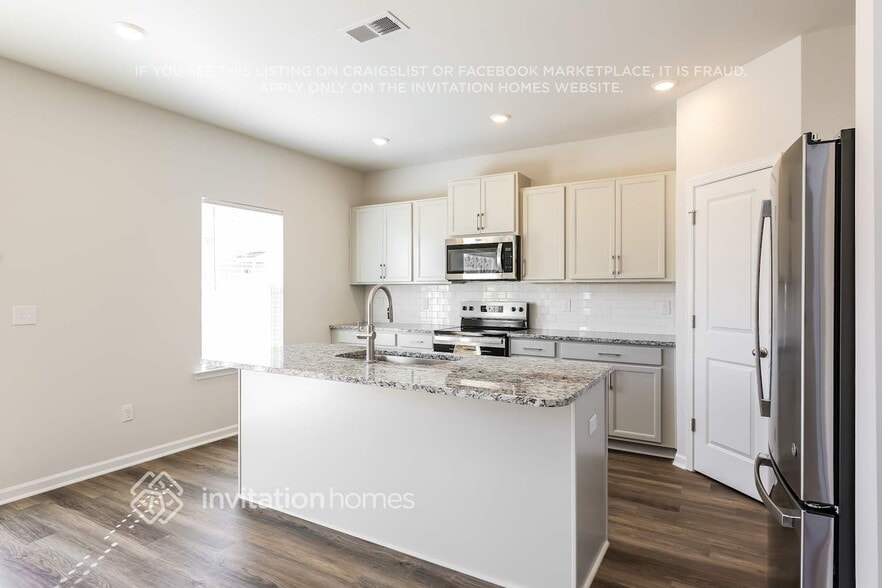 Building Photo - 242 Green Pasture Rd