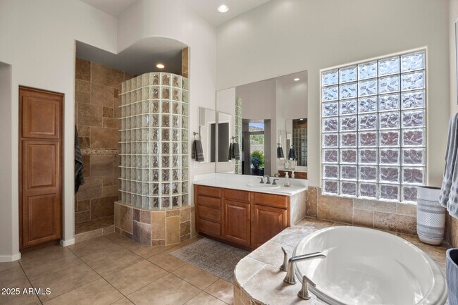 Building Photo - 13033 N 145th Way