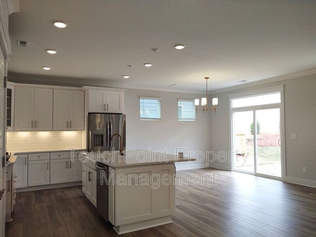 Building Photo - 4013 Belle Landing Rd