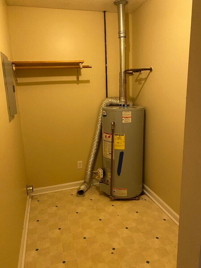 Building Photo - 10 Homer Ave