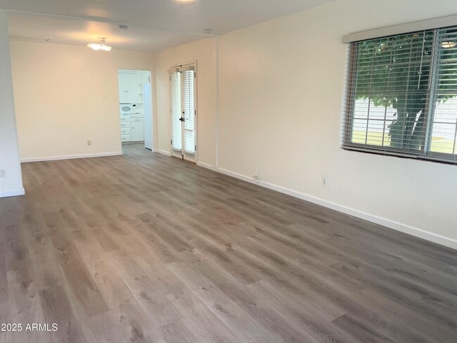 Building Photo - 58 W Encanto Blvd