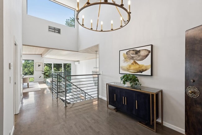 Building Photo - 2861 Chelsea Dr
