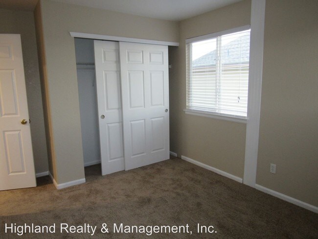 Building Photo - 4 br, 3 bath House - 1174 Sunbird Ave