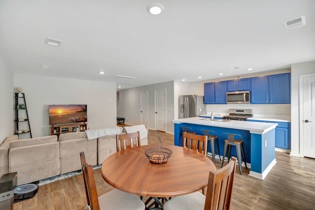 Building Photo - Townes at Merrimack