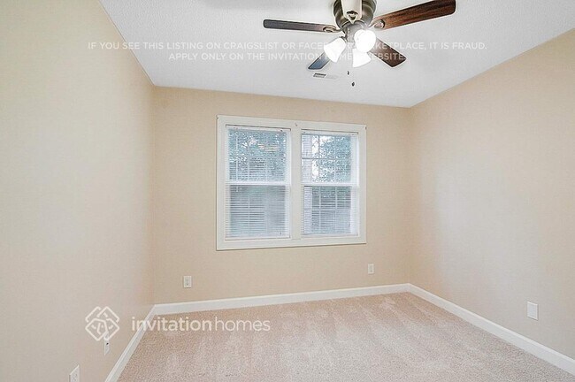 Building Photo - 45 Dawn Ave