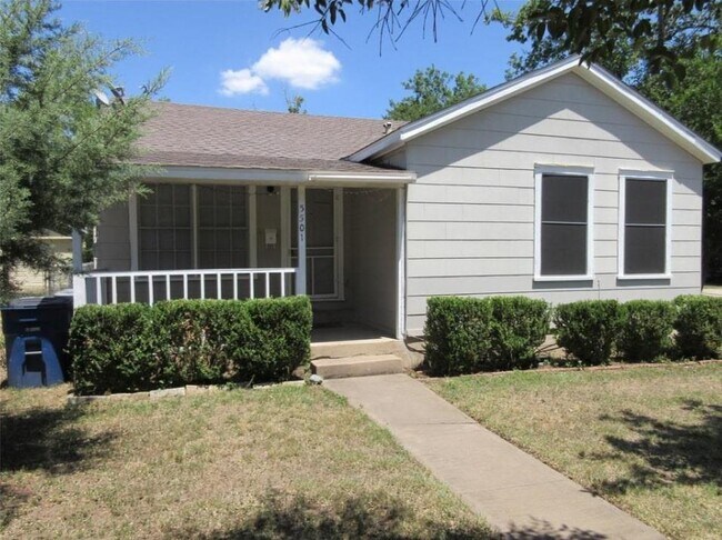 Primary Photo - 5501 Montview St