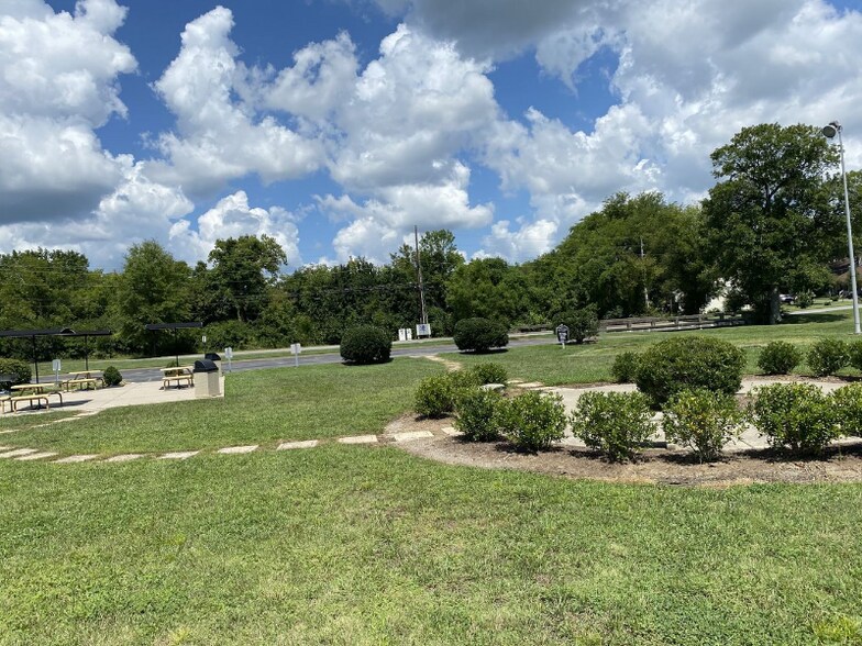 Building Photo - 141 Agee Cir E