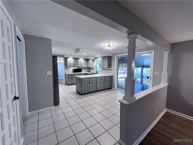 Building Photo - 306 Randwood Dr