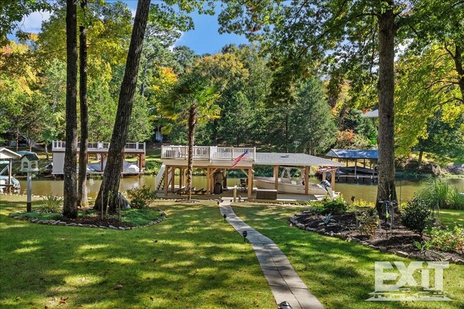 Building Photo - Incredible Lake House in Gaston Heights