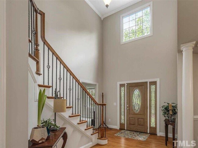 Building Photo - Beautiful Luxury Home In A Gated Community...