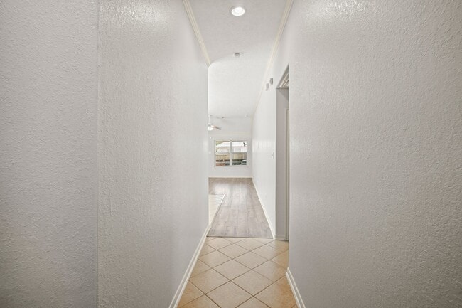 Building Photo - 24307 Silver Maple Dr