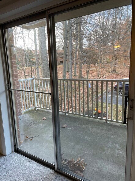 Building Photo - 300 WINDING Way