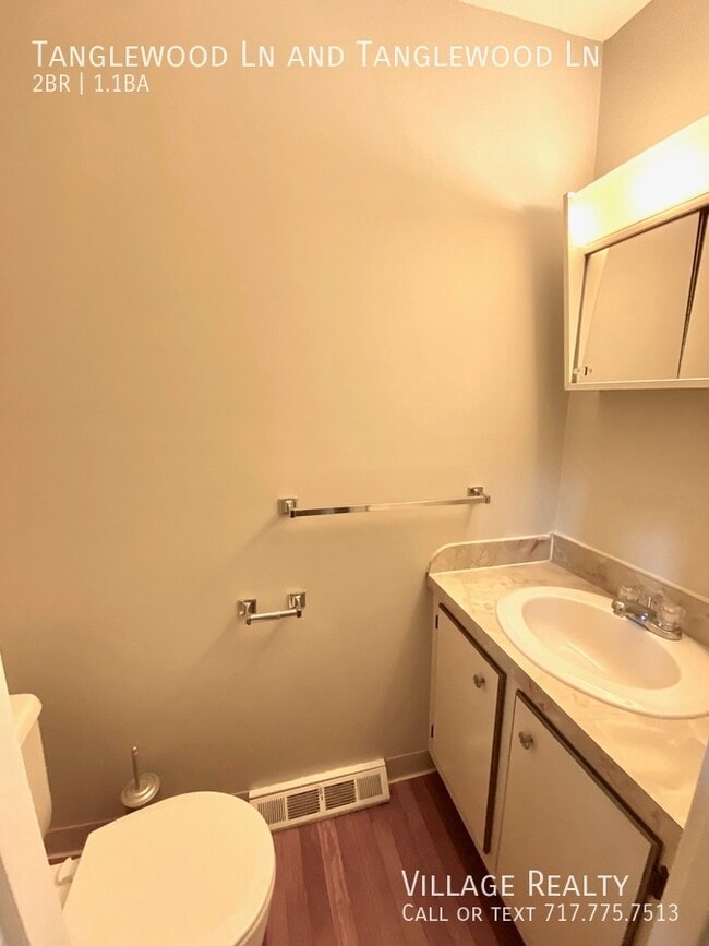 Building Photo - 442 Tanglewood Ln