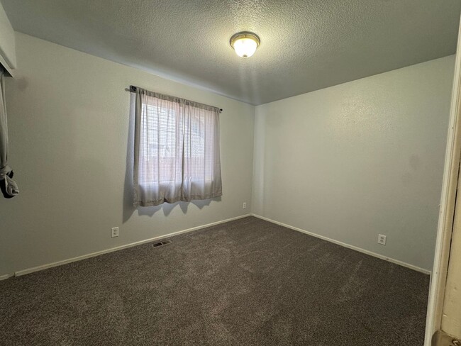 Building Photo - 435 Arvilla Ct