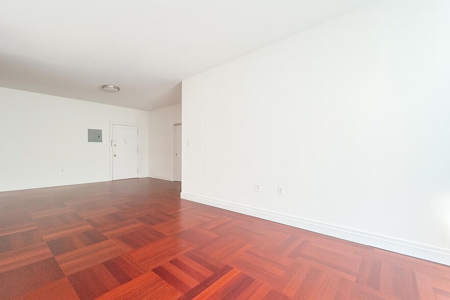 Building Photo - 611 W 137th St