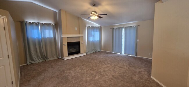 Building Photo - 1123 N Watson Way