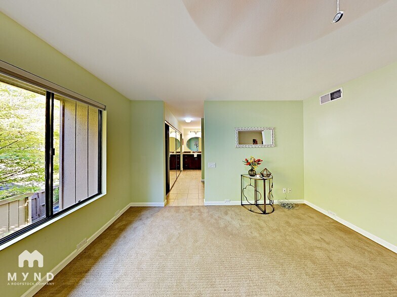 Building Photo - 2321 Swarthmore Dr