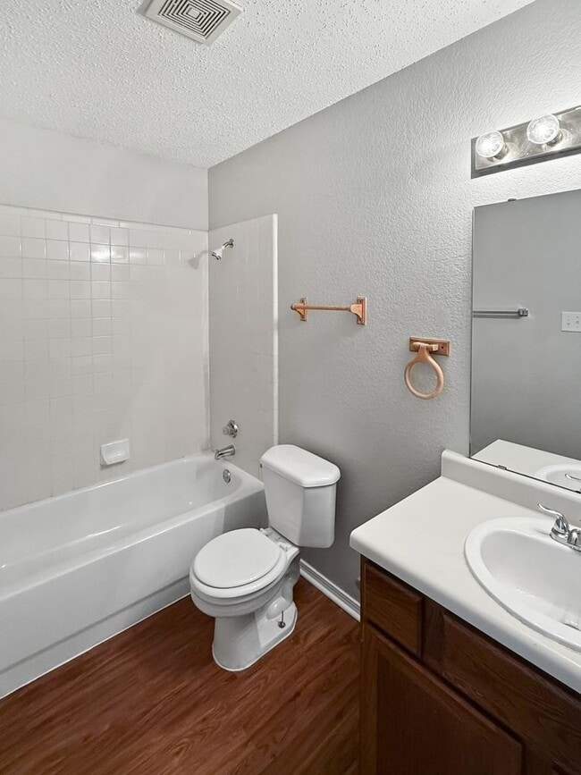 Building Photo - 832 Mirabell Ct