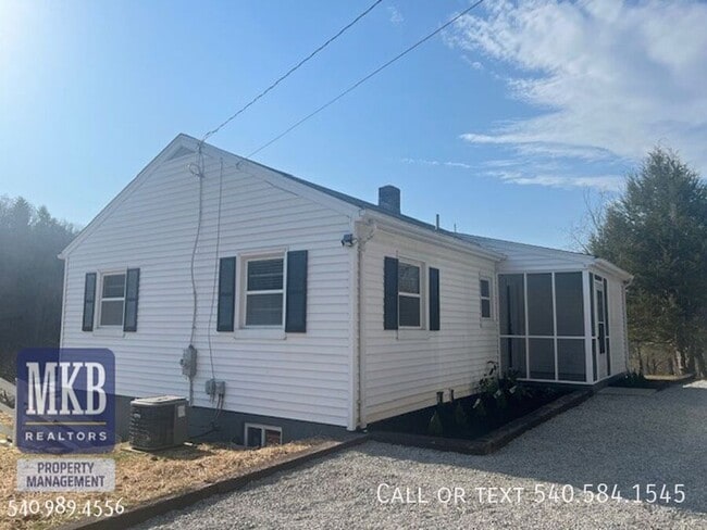 Building Photo - 6221 Shady Acres Dr