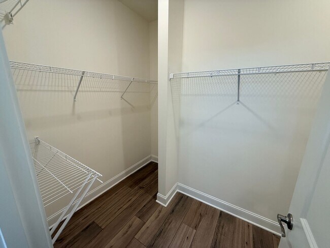 Building Photo - Charming & Spacious Home for Rent in Quiet Franklinton Neighborhood