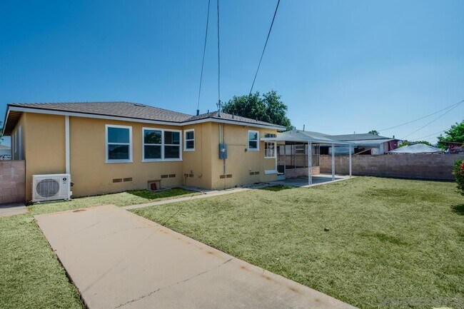 Building Photo - 6163 Adelaide Ave
