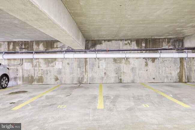 Building Photo - 801 N Fairfax St