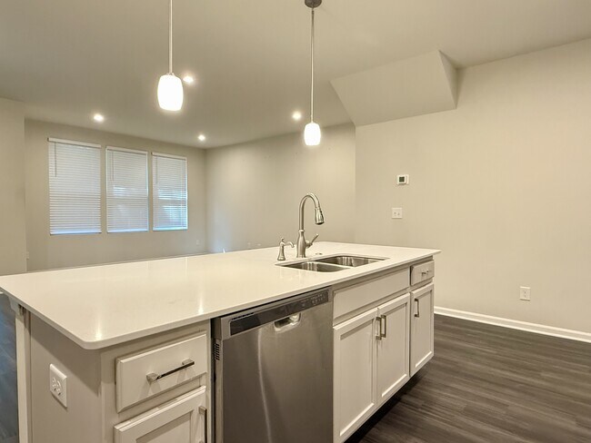 Building Photo - 2809 Willow Ct