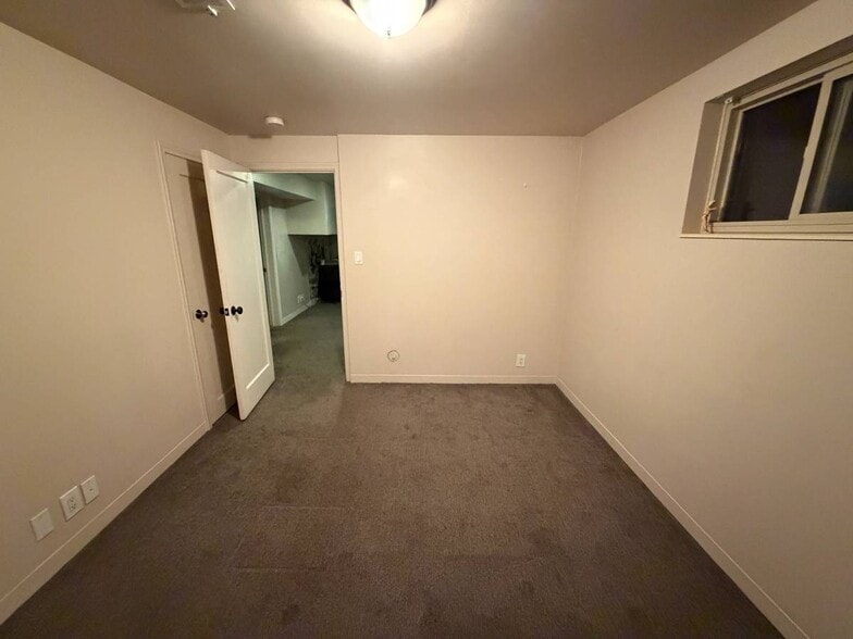 Building Photo - 1427 E Federal Way